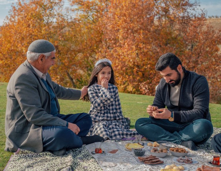 The Ultimate Guide to Stress-Free Family Travel: Tips, Tricks, and Destinations